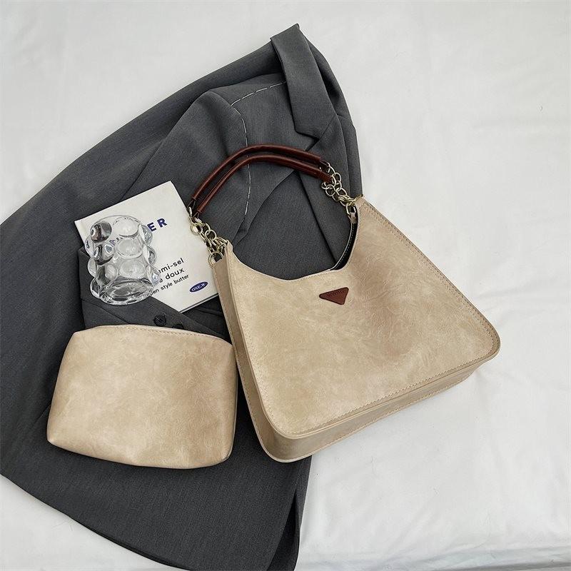 

Trendy Minimalist Soft Pu Leather Tote Bag For Daily Commuting Ideal For Fashion Lovers OffWhite