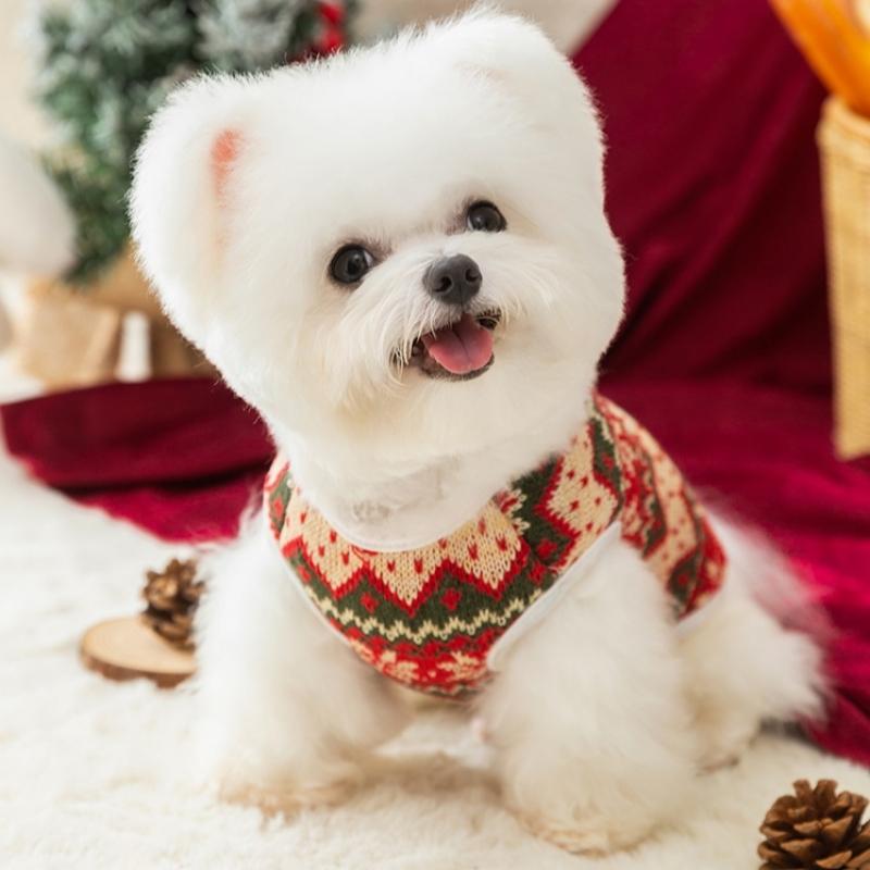 Winter Dog Vest Festive Christmas Dog Sweater 3D Bear Embroidery Red Green Contrast Pet Apparel Sleeveless Outfit Soft Warm Puppy Clothing
