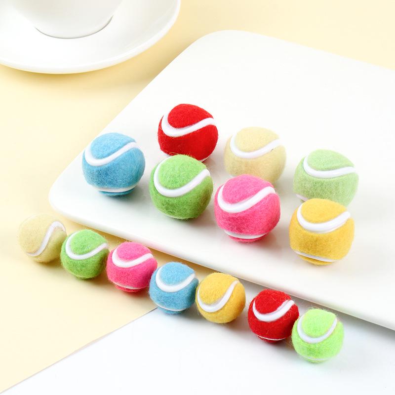 Hot-Selling Tennis Keychain Pendant: Simulation Tennis Toy Photography Prop