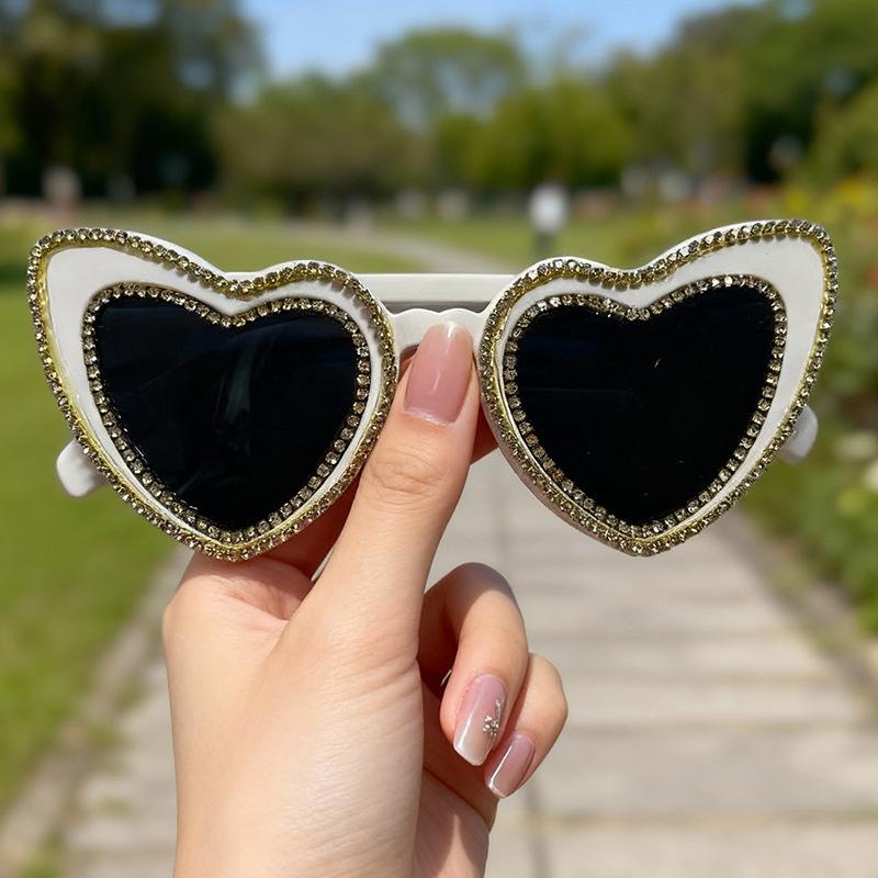 

2026 Cute Kids Sunglasses Heart Shape Candy Sprinkle UV Blocking Eyewear For Toddlers Girls Children Sun Glasses KJ232