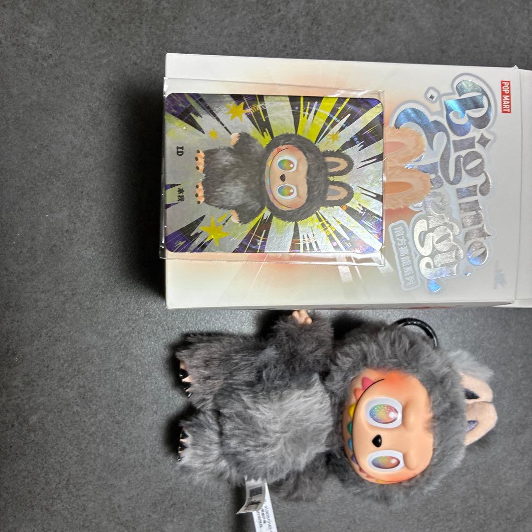 

[USED] Lovebu Secret comes with a box. The box is dirty, but it was purchased at an official POP MART store.