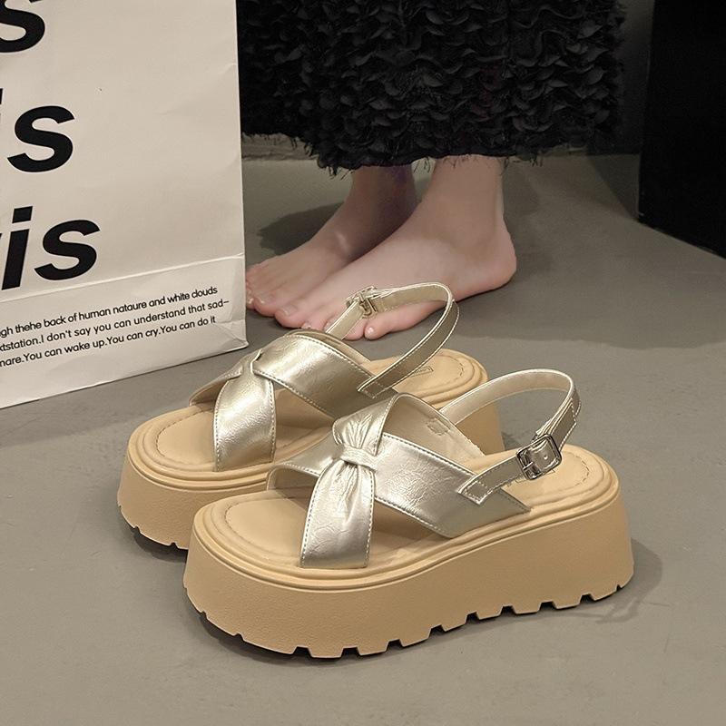Muffin thick sole heightening Roman sandals women's 2025 new summer wear with skirt small beach shoes