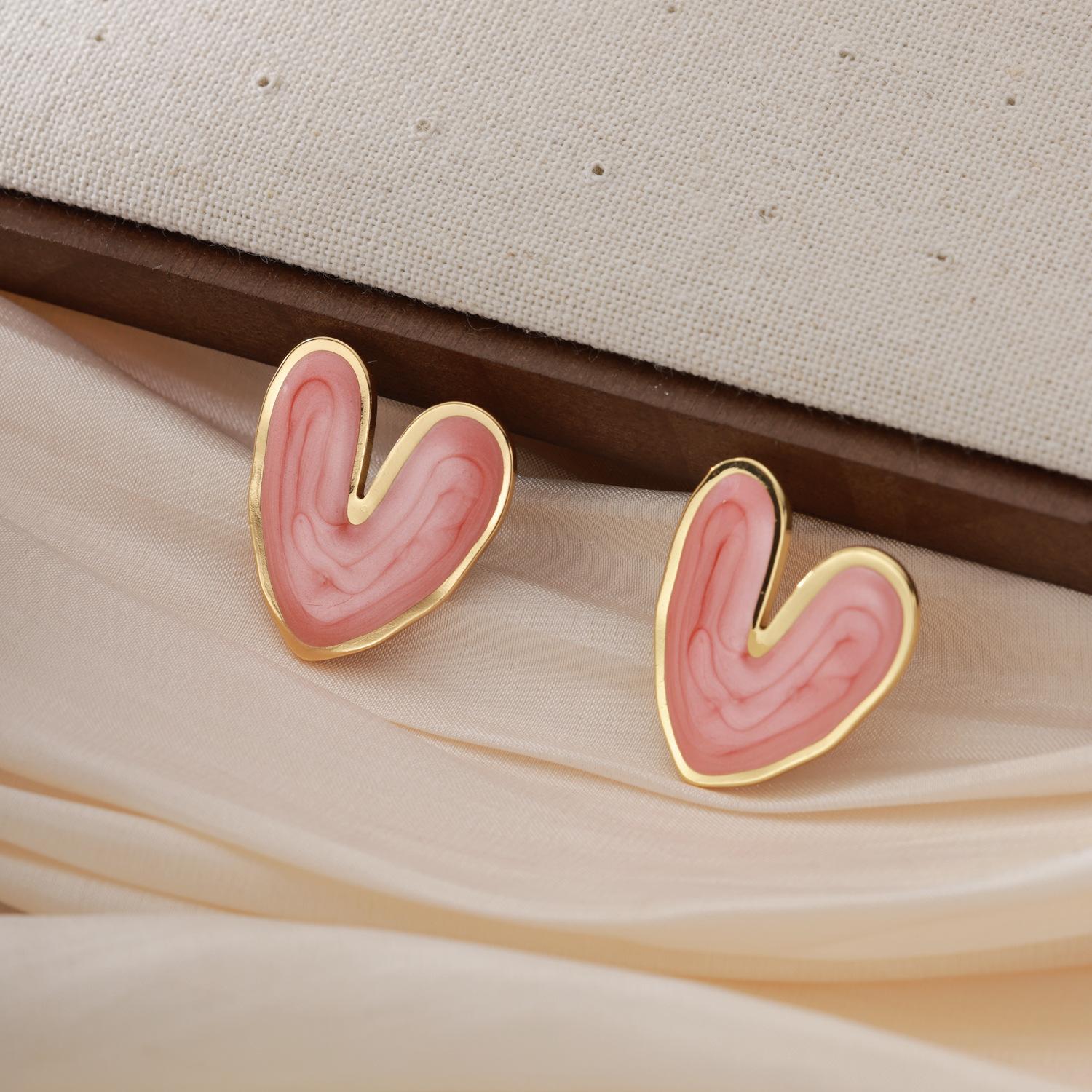 

Women’S Earrings Modern Enamel Heart Earrings 18k Gold Plated Earrings Comfortable For Casual Occasions Dressy Occasions розовый