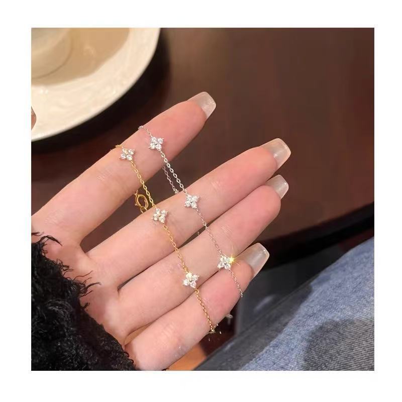 Female Light Luxury Niche Starry Clover Bracelet