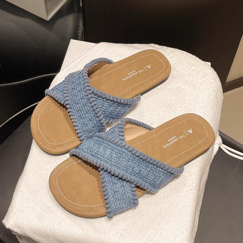 2025 summer new flat-bottomed slippers women's wear cross-toe one-word soft-bottom cloth casual sandals