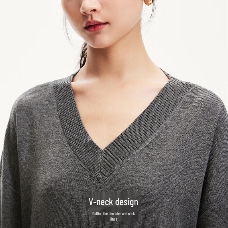 VEROMODA Women's V-Neck Slit Hem Knit Sweater