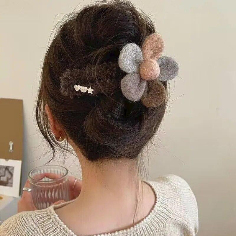 New Vintage Plush Flower Hair Clips Sweet Hair Crab Barrettes Trendy Large Hairgrip Hairpins For Women Hair Accessories Headwear