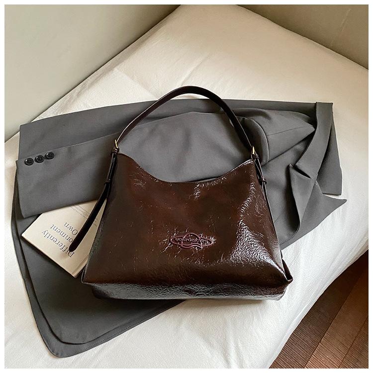 Large Capacity Tote Bag Women's Autumn New Retro Handbag Casual Commuter Shoulder Armpit Bag