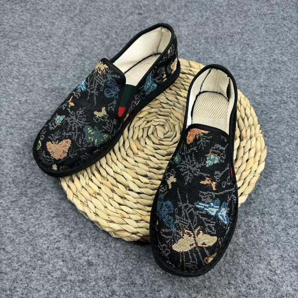 Handbestickte alte Peking-Stoffschuhe, Segeltuchschuhe, Paar Freizeitschuhe