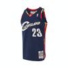 Mitchell & Ness Camiseta Swingman NBA Cleveland Cavaliers Alternativa 2008-09 Lebron James 'Azul Marino Rojo' Hombre SMJYGS18156-CCANAVY08LJA