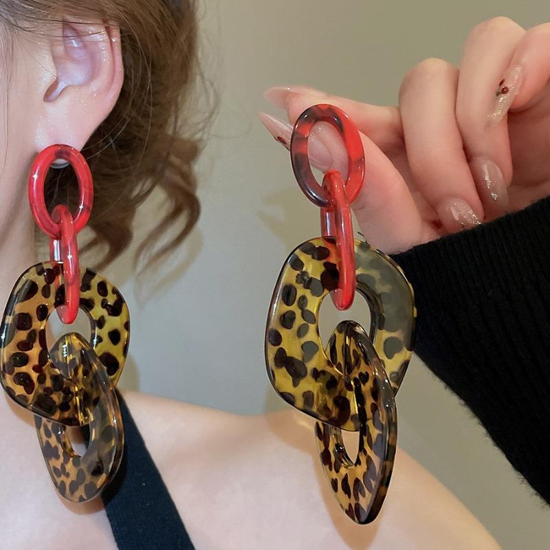 Orecchini a bottone geometrici rotondi con stampa leopardata in resina e pelle con ago d'argento moda autunno e inverno orecchini di nicchia di alta gamma da donna