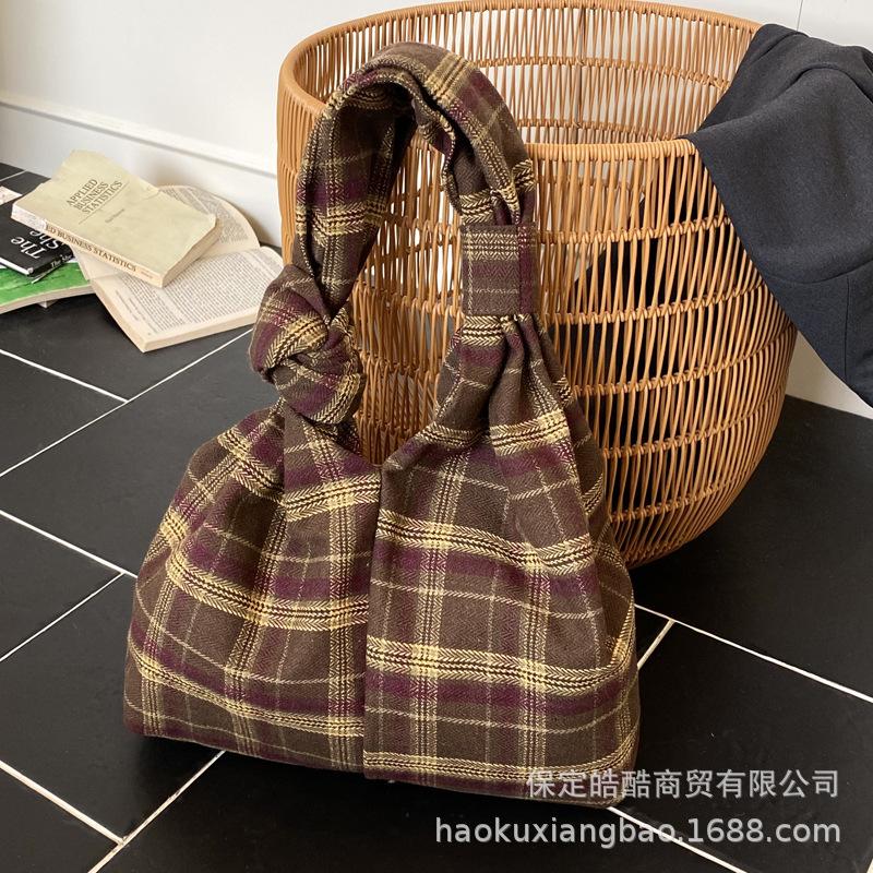 Casual Large-capacity Canvas Bag Women's 2025 New Commuter Versatile Shoulder Bag, College Student Class Tote Bag