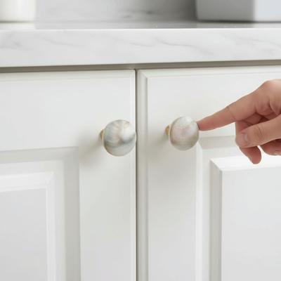 Runde Schale Möbelgriff Weiß Grober Kristall Messing Einzelbohrung Schrankgriff Kleiner Griff Natur Grober Stein Schubladengriff