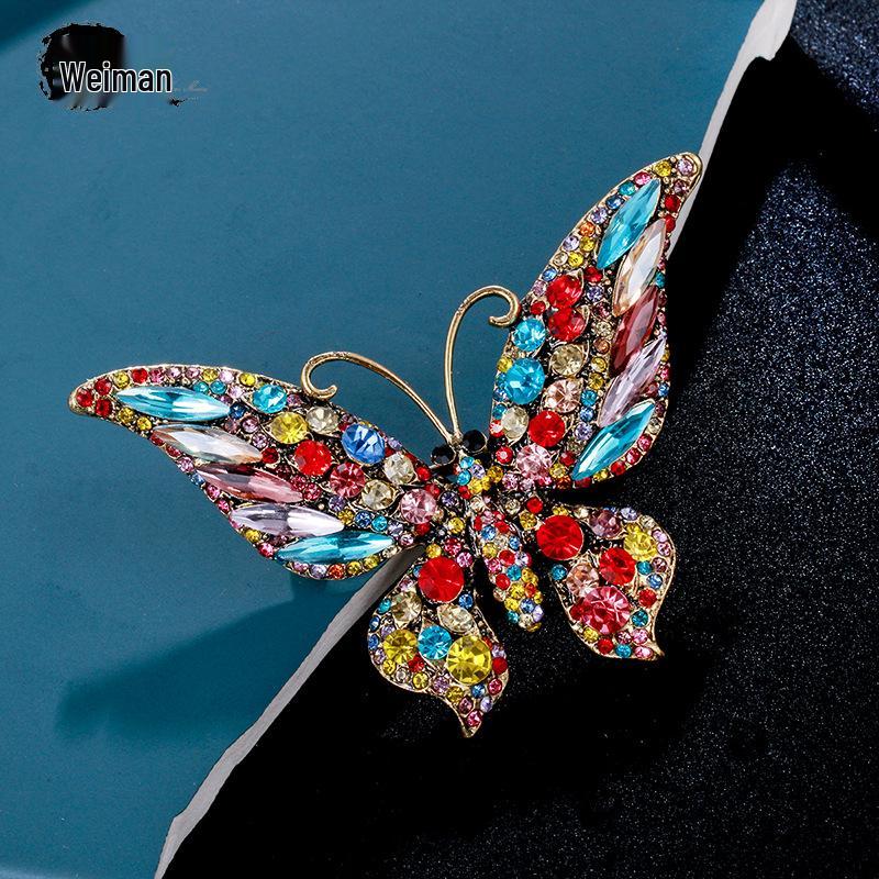 Broche Mariposa de Cristal Acrílico - Elegante Accesorio para Traje de Mujer y Cheongsam