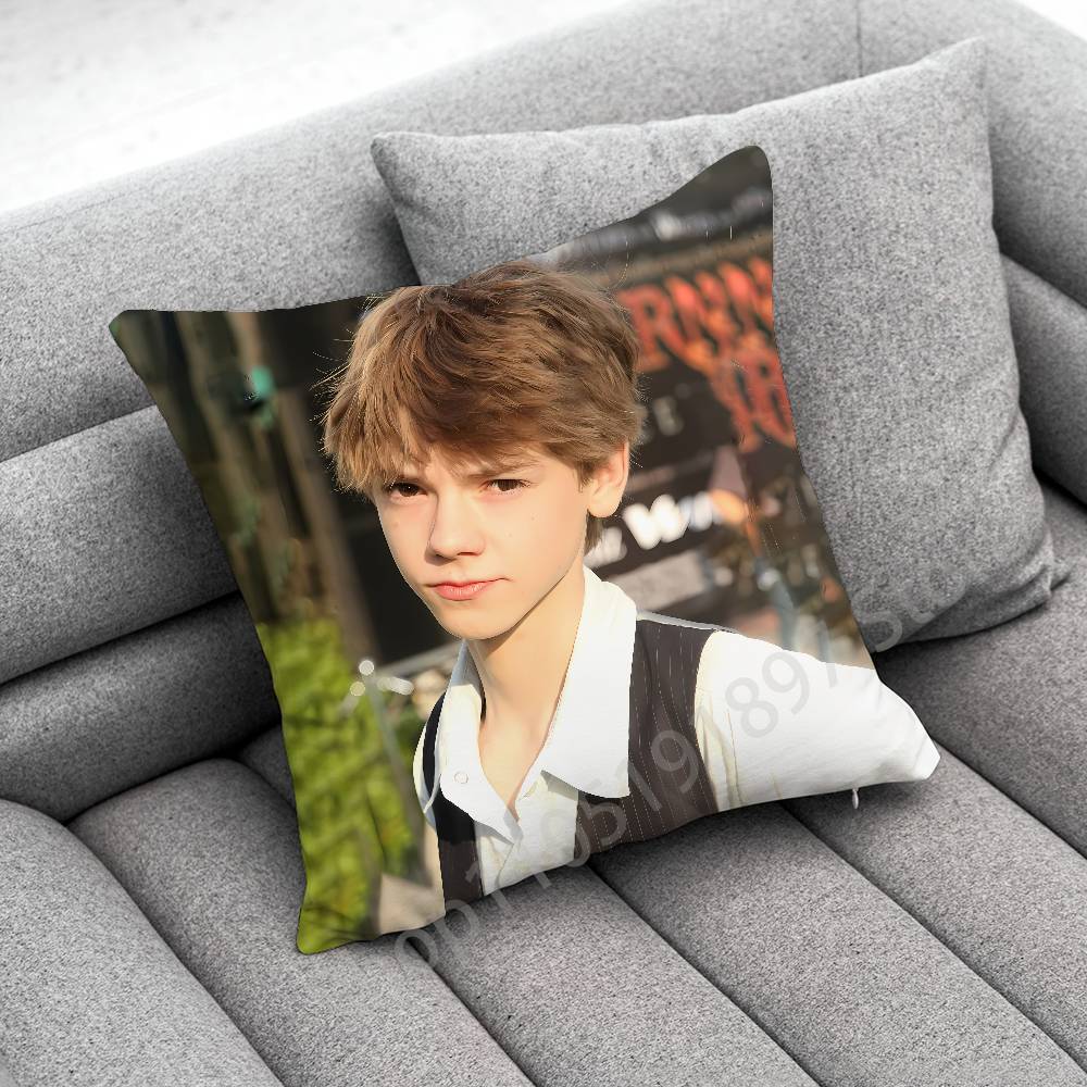 Actor T-Thomas Brodie Sangster Throw Pillow Case For 45*45cm 40cm 55cm 50cm 30cm Square Car Pillowcase Shell