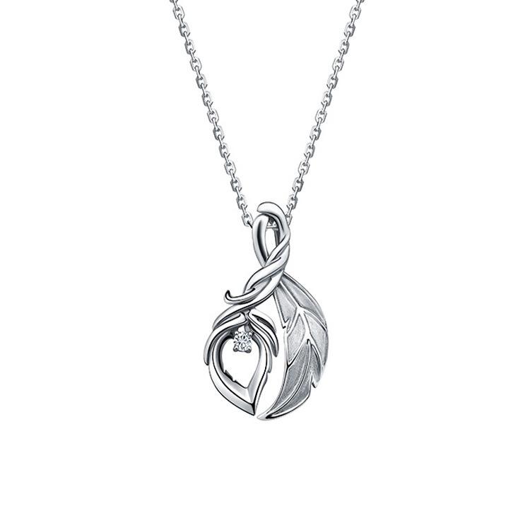 

Elegant Xayah And Rakan Couple Necklace With Decorative Cartoon Pendant And Premium Alloy Construction