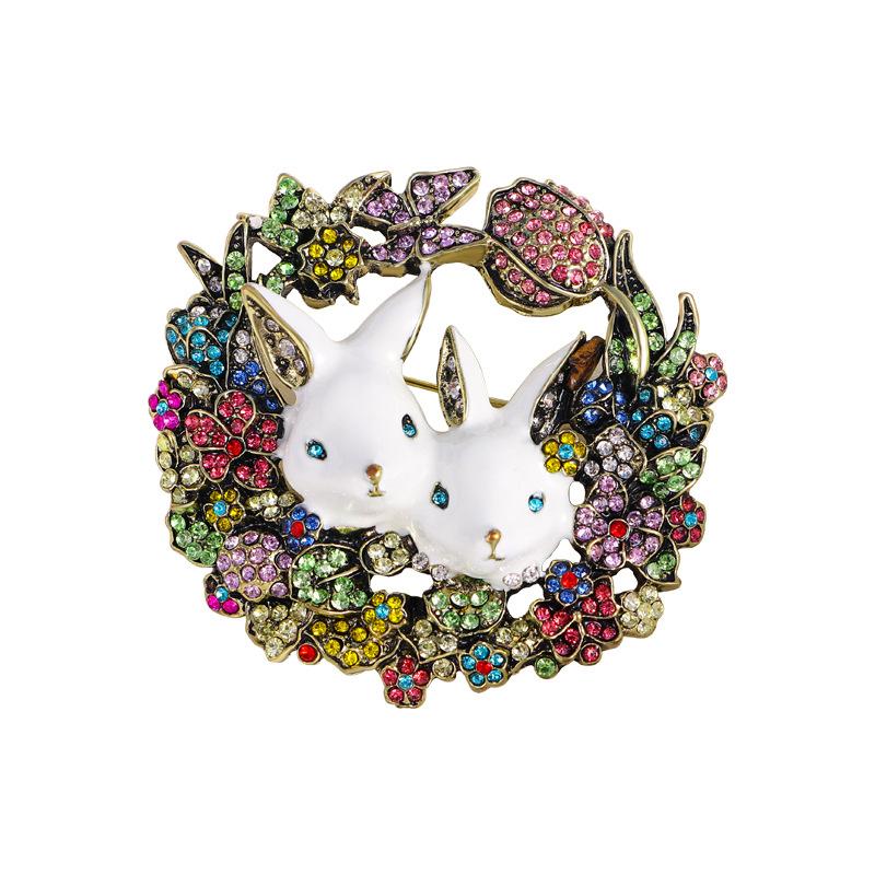 

Classic Women Men Fashion Full Crytal Colorufl Garland Rabbit Brooches Badges Vintage Retro Unisex Baroque Palace Style Corsage
