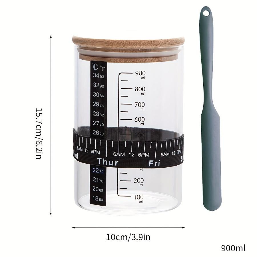 

1 набор стеклянных банок, стартовый набор для закваски с маркировкой даты, кормушка, термометр, контейнер для скребка, металлическая крышка, стартовый набор