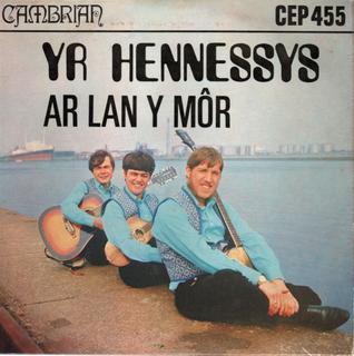 

7inch Record HENNESSYS - Ar Lan Y Mor CEP455 Cambrian 1970 UK Folk Used