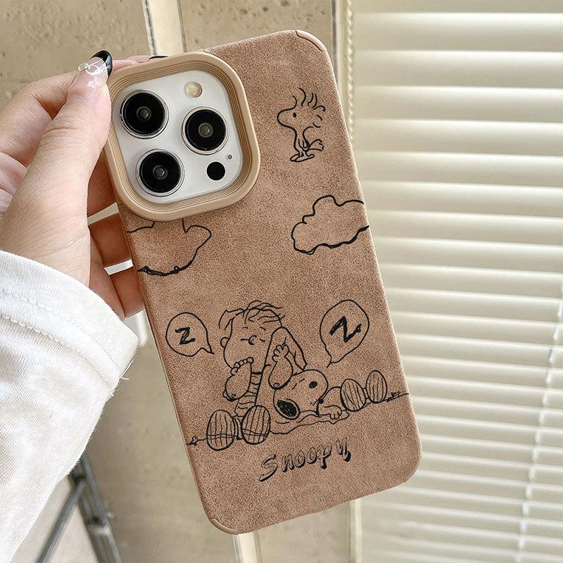 

Мультяшный Snoopy Мягкий чехол Подходит для чехла для мобильного телефона IPhone16pro Apple 15 14 Защитный чехол 13 Кожаный патч с большим отверстием Apple 13