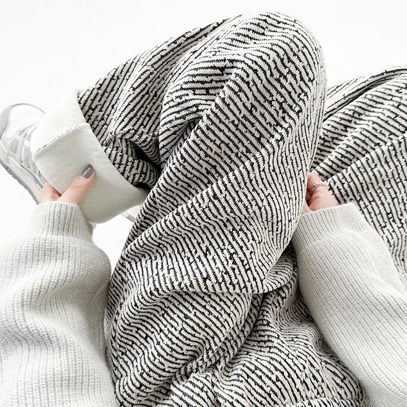 Striped Wide-leg Pants Women's Autumn and Winter Velvet Thickened Retro Atmosphere Lazy and Drape Casual Trousers