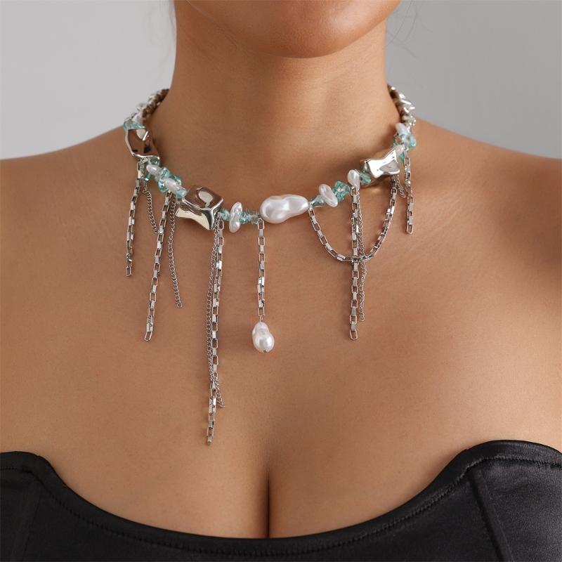 Artistic Short Clavicle Necklace Featuring Geometric Plastic Beads And Movable Tassels Decoration Fashion Neckwear