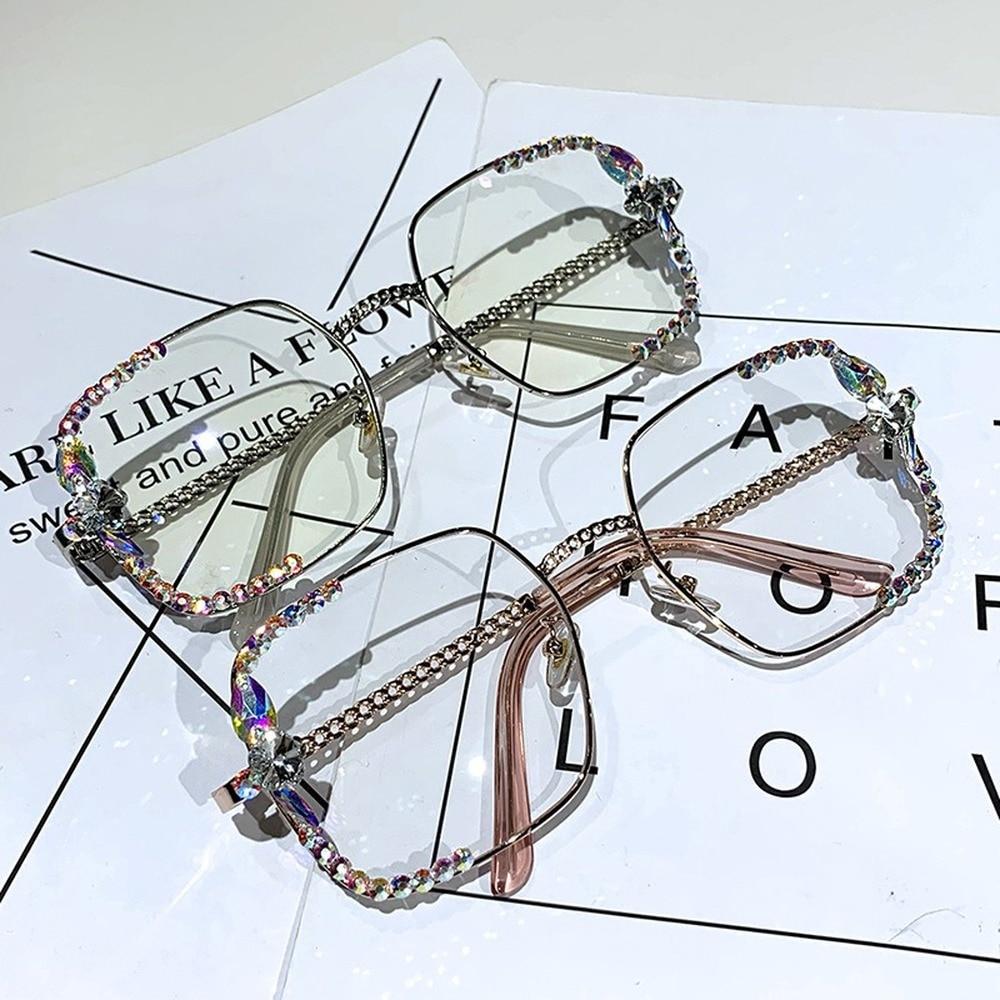 4 Occhiali Senza Lente Con Strass A Forma Di V - Montatura Metallo Cristallo, Mezza Montatura Con Catena Pendente, Accessorio Moda Donna, Gioiello Per Occhiali