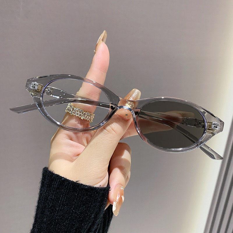 Women New Stylish Photochromic Reading Glasses Small Oval Frame Outdoor Color Changing Anti Blue Light Far Sight Eyeglasses