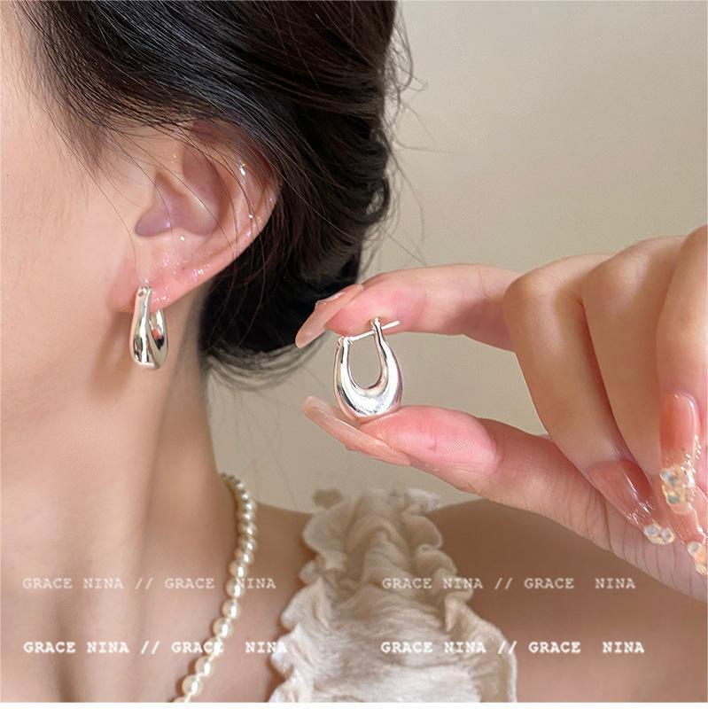 INS-style Minimalist Silver Needle, Versatile Plain Ear Hoop, Light Luxury Metal Round Hoop Earrings, High-end Ear Jewelry