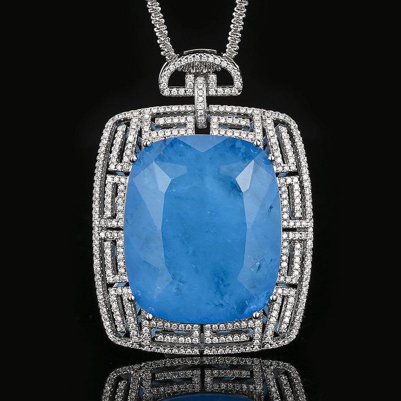 New Jewelry Necklace Emerald Color Vintage Women's Style Banquet Fashion Large Square Pendant Light Luxury