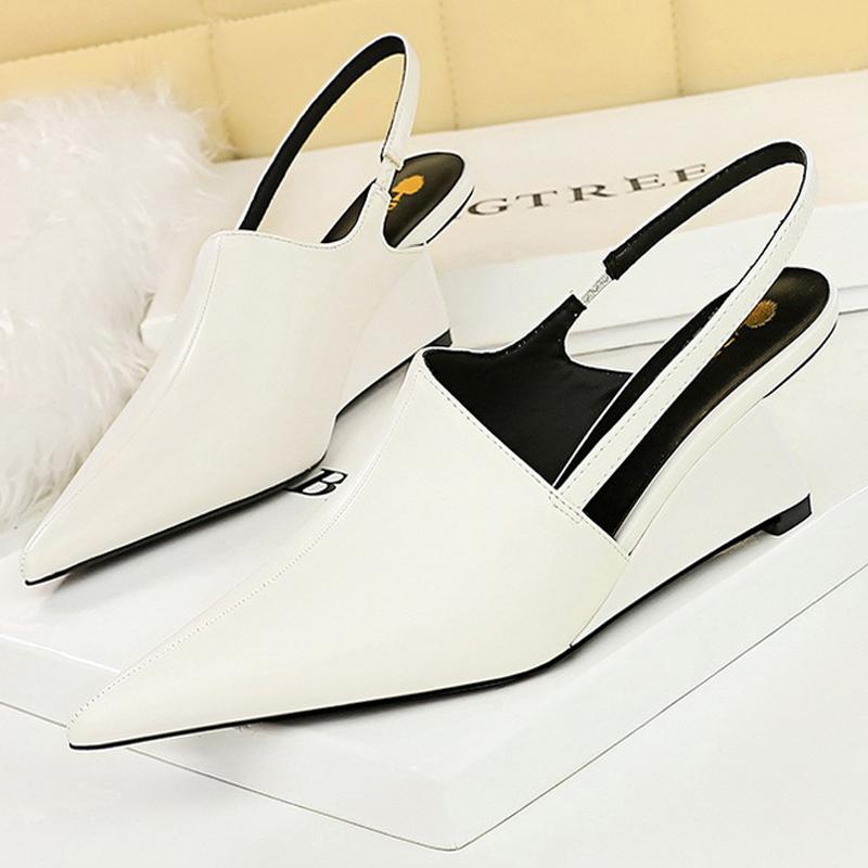 

Туфли Новые Дизайнерские Туфли на Танкетке Туфли Сандалии с Полым Задником Женские Летние Туфли 2025 Модные Женские Туфли-Лодочки с Острым Носком 40 белый