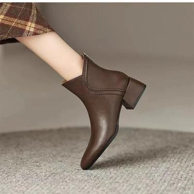 Botas de Outono Botas Femininas Botas de Cano Baixo para Mulheres Bico Fino Sapatos de Salto Grosso Retro Botas Curtas com Zíper Moda Botas de Cano Baixo 2024