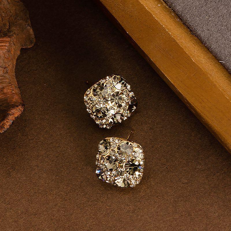 Квадратные серьги в корейском стиле с бриллиантами: Элегантные и универсальные серьги для женщин Electroplated