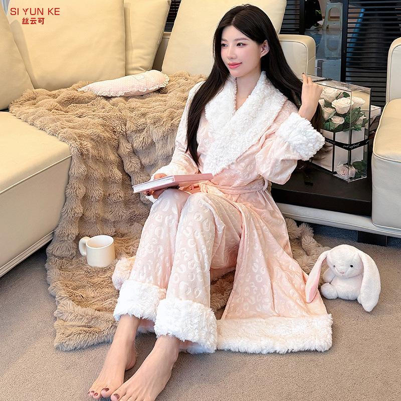 Autumn and winter new island fleece extended nightgown bathrobe sexy pure wind pressure flower leopard print thickened loungewear pajamas women