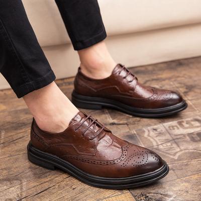 Brogue Schuhe Designer Herrenschuh Lässiges Lederfußbekleidung Business Formelle Schuhe Schnürschuhe Flache Oxford Männlich Abendkleider