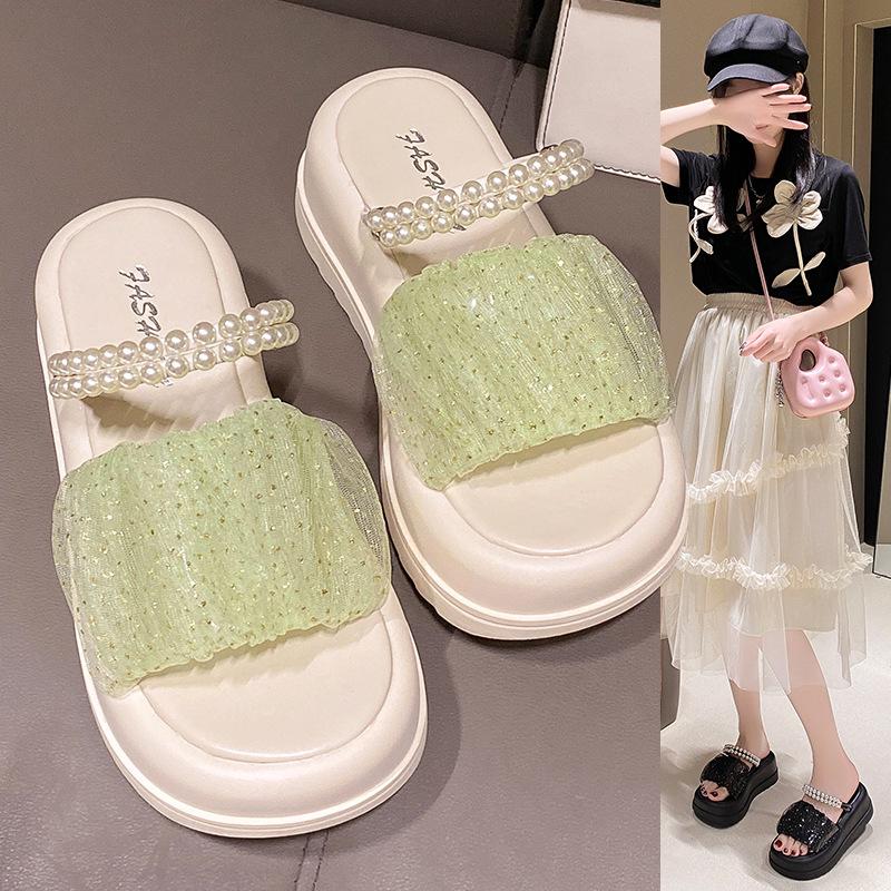 Stepping on shit slippers women's summer wear 2025 new Internet celebrity popular sandals platform versatile two wear non-slip sandals