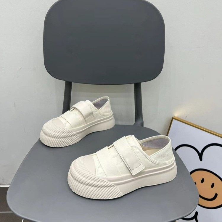 

Thick-soled Velcro biscuit shoes women s 2025 spring new round head versatile soft sole comfortable little white shoes board shoes Korean version 35