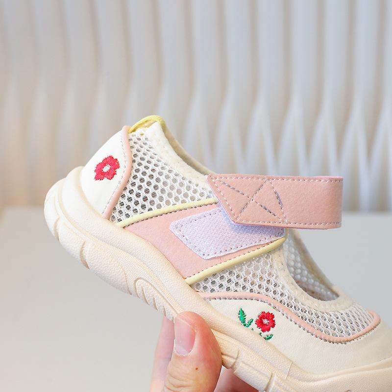 2025 Spring and Autumn New Children's Sports Shoes Girls Anti-collision Sandals Mesh Breathable Soft Sole Non-slip Casual Shoes Single Shoes