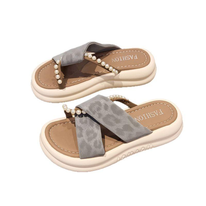 Fashion Hot Selling 2025 New Thick Heel Dopaamine Candy Colored Sandal Women Summer Wear Pearl Little Fragrance Style Fairy Wind Single