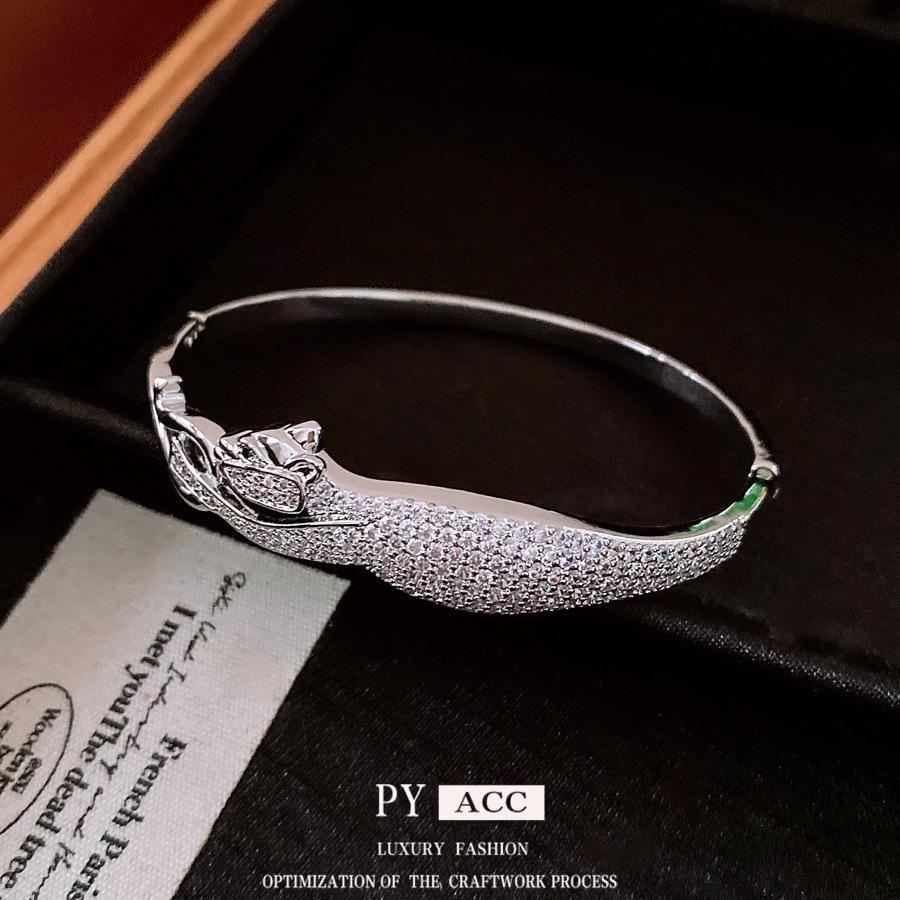 European and American Jewelry Smiley Face Animal Leopard Pig Nose Bracelet Creative Hip Hop High Quality Personalized Jewelry