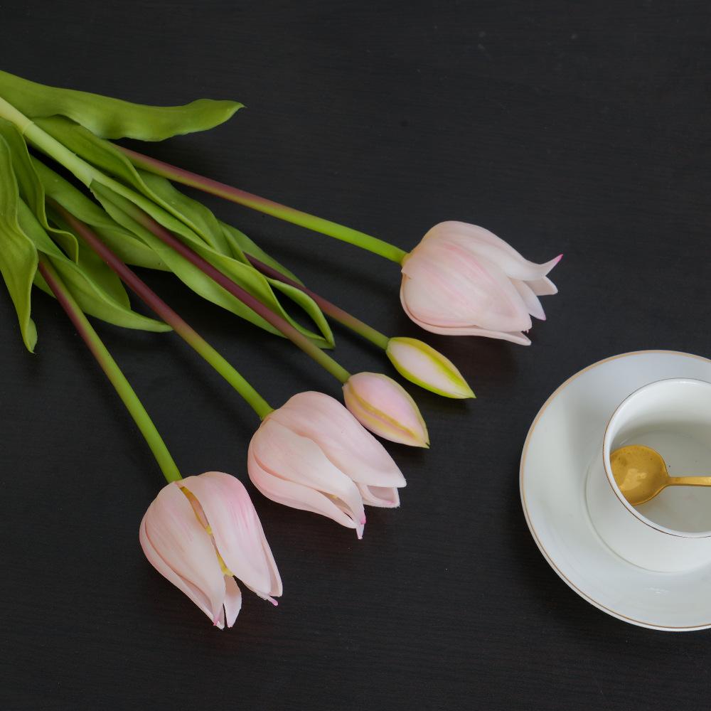 

Мягкий резиновый тюльпан с заостренным ртом, мягкий, для украшения гостиной, в виде тюльпана, поддельный цветок светло-розовый
