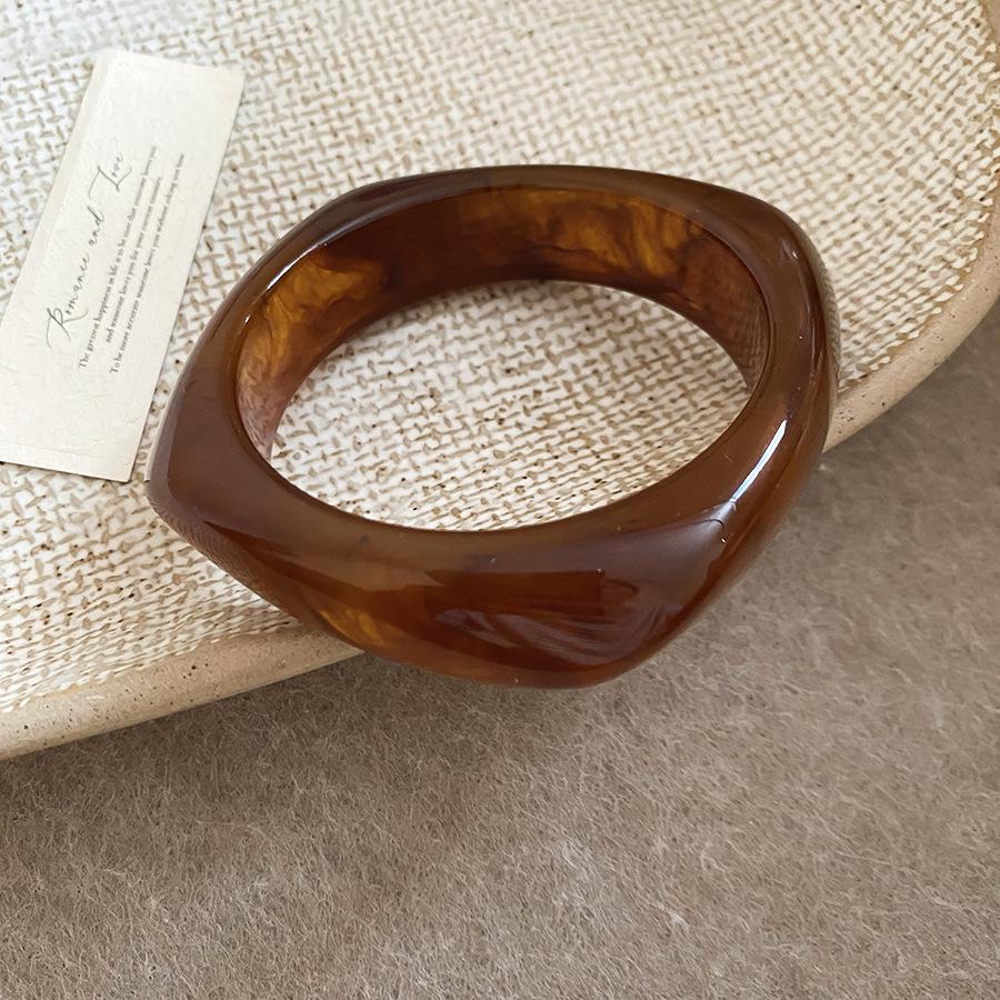 European and American Fashion High-End Marbled Acrylic Bangle Bracelet - Women's Versatile Hand Jewelry