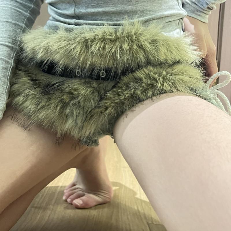 

1 шт. Меховой ковбойский пояс на талию, плюшевая поясная цепочка для ночного клуба, зимний панк-ремень, Y2K, металлические бусины, винтажный пушистый сексуальный ремень из искусственного меха, модный коричневый