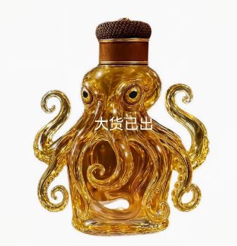 Octopus Shaped Glass Whiskey Decanter Unique Handcrafted Bottle for Spirits Liquor Bar Home Decor Gift Display