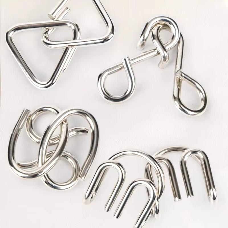 Devítičlenná kovová dětská hlavolamová hračka pro dospělé, volnočasová, snižující stres, inteligenční spona, 8dílná sada s odnímatelnou sponou