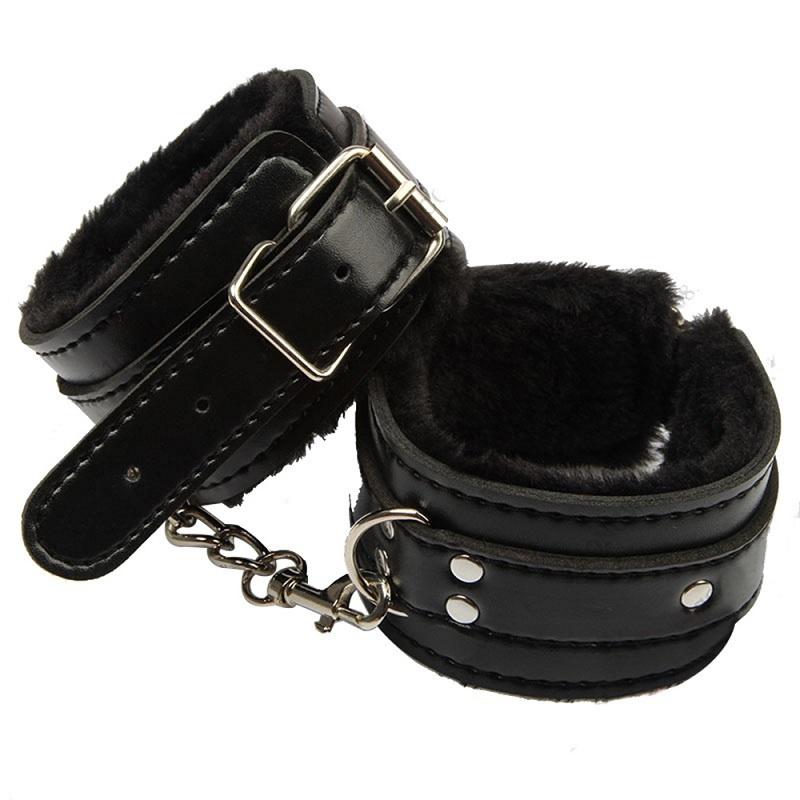 Fluffy håndjern Sexy leker Justerbare PU-skinn lodne håndjern Ankelmansjettbegrensninger Bondage Slavepar Sexleketøy for voksne