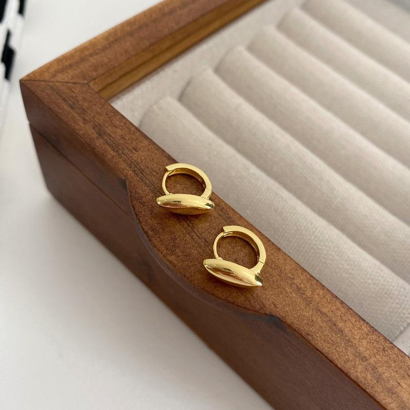 

Rice-shaped Oval Stud Earrings Simple Compact Cool Style Summer Ear Buckles Long-lasting Color Office & Daily Versatile Pins