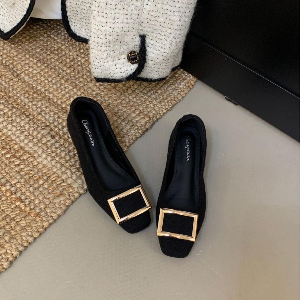 2025 Herbst und Winter neue runde Zehenpartie Knopf flacher Ausschnitt weiche Sohle Fußbedeckung vielseitige OL Pendler Innenkeilabsatz Damen Einzelne Schuhe