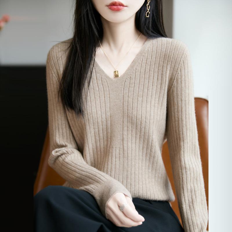 V-neck Knitted Sweater for Women's Autumn and Winter New Style Long-sleeved Fitted Base Layer Top Sweater Coat