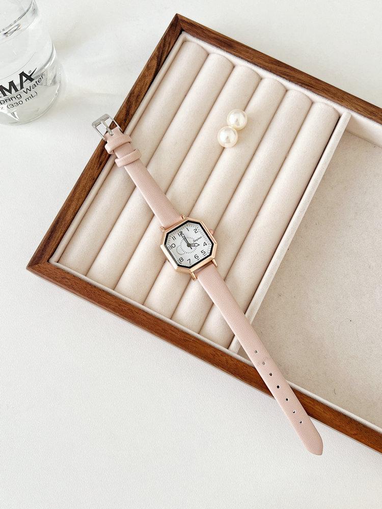 Camellia Small Sugar Cube Watch Female High-End Sense Niche Chic Design French Tea Break Gentle Wind Show White Quartz